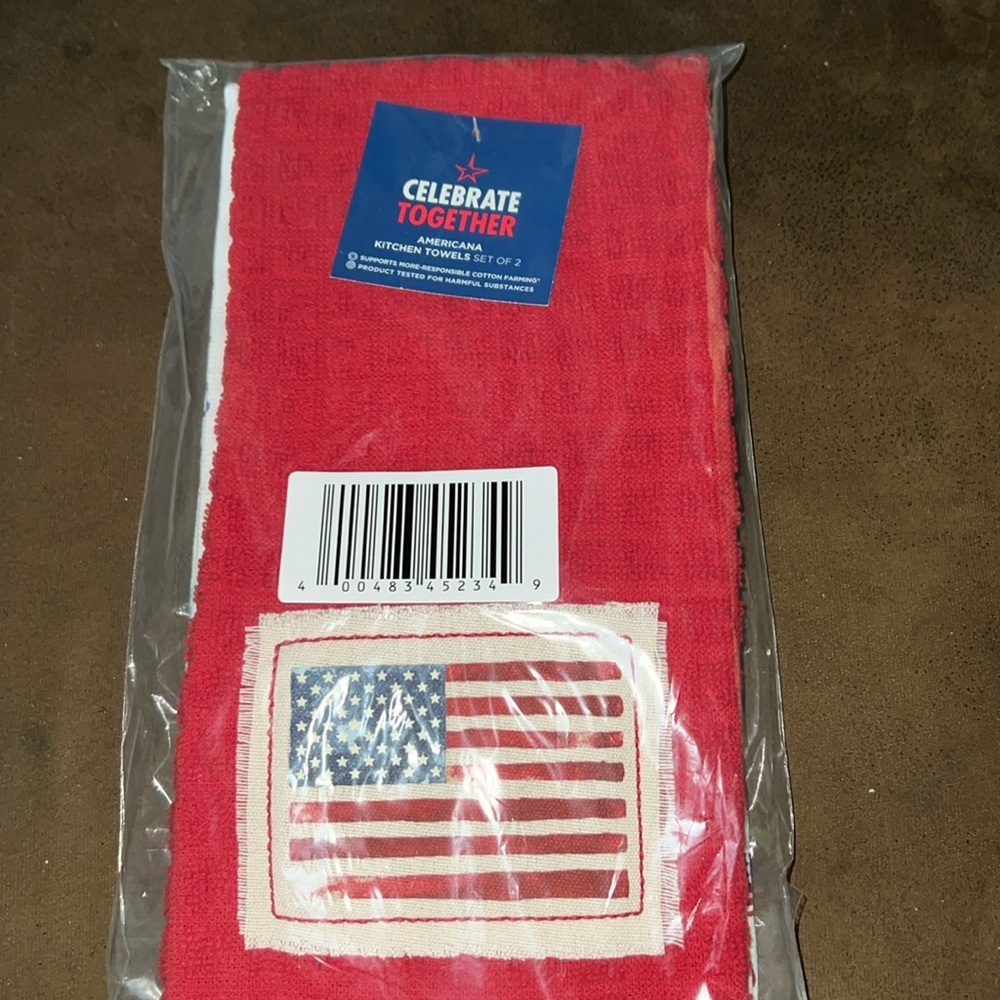 NWT Celebrate Together Set of Kitchen Towels